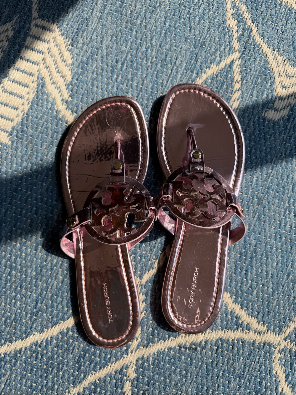 Tory Burch Metallic Rose Gold Logo Thong Sandals - Picture 8 of 8